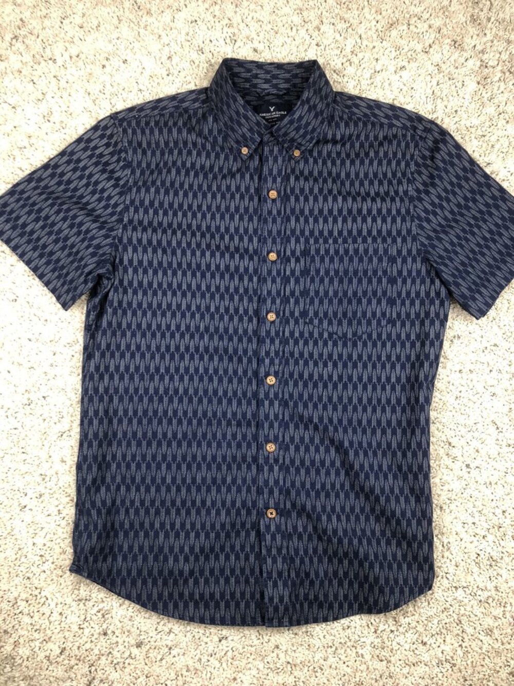 American Eagle Short Sleeve Button Up Men’s Small Blue Surf Board Design Shirt